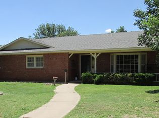 2617 W 18th St, Plainview, TX 79072