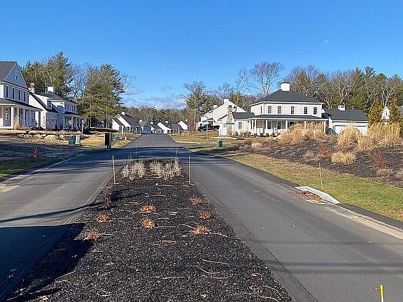 2nd image of 29 Stone Gate Dr