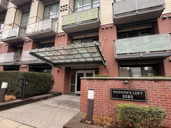 3080 Gladwin Rd #309, Abbotsford, BC V2T 0G3