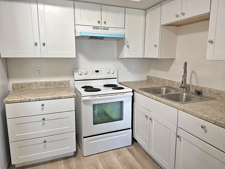 510 E Hatcher Rd #303 — Photo 6