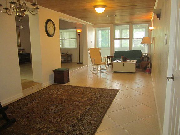 Dining & Sitting Area