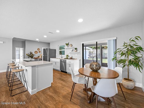5th image of 2285 Sykes Creek Dr