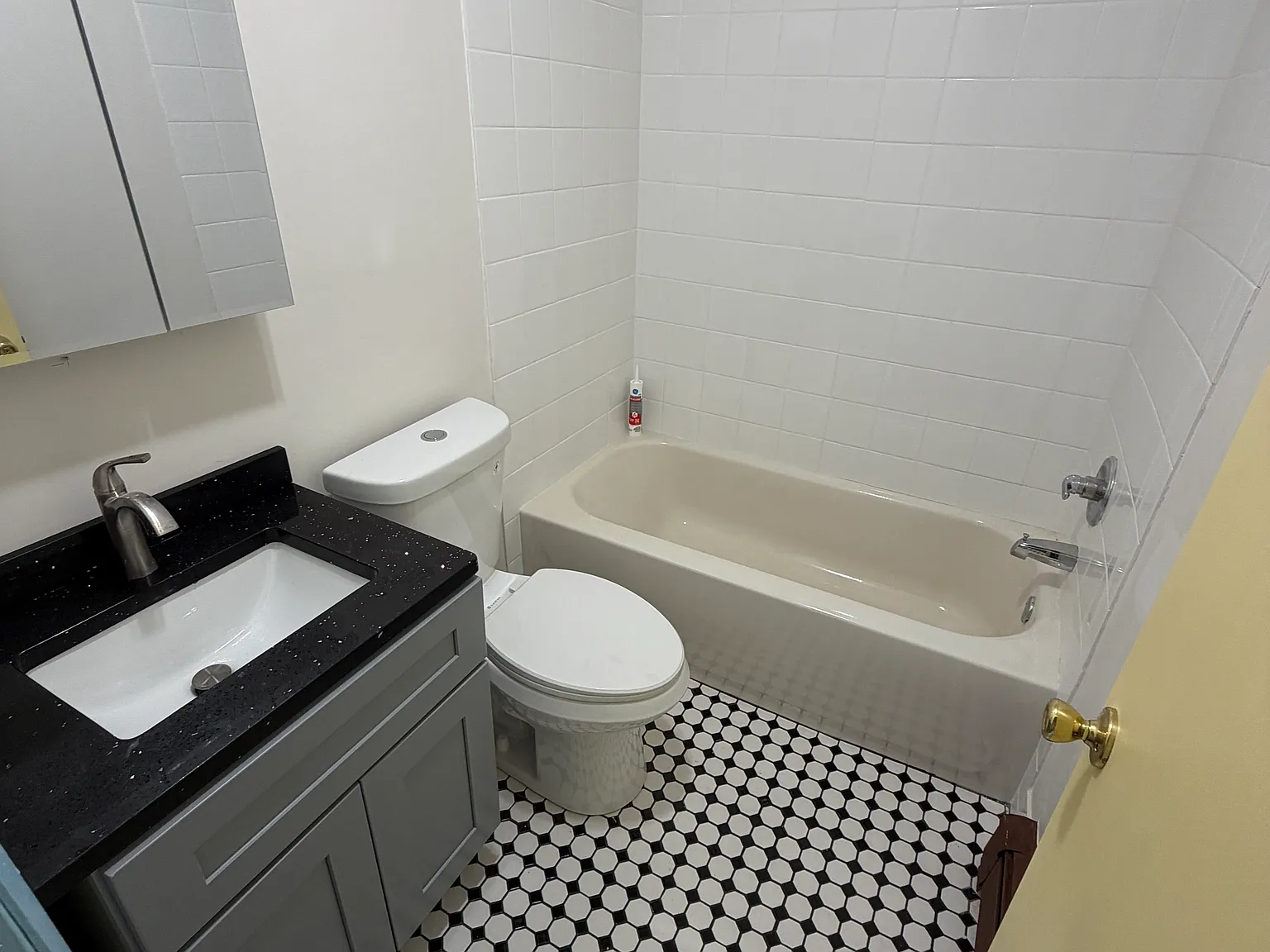 2 bed, 750 sqft, $1,450 — Photo 3