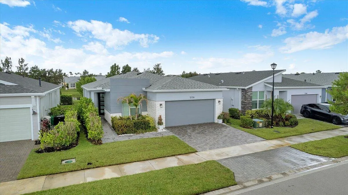 2 bed, 2.0 bath, 1724 sqft, $3,000 — Photo 2