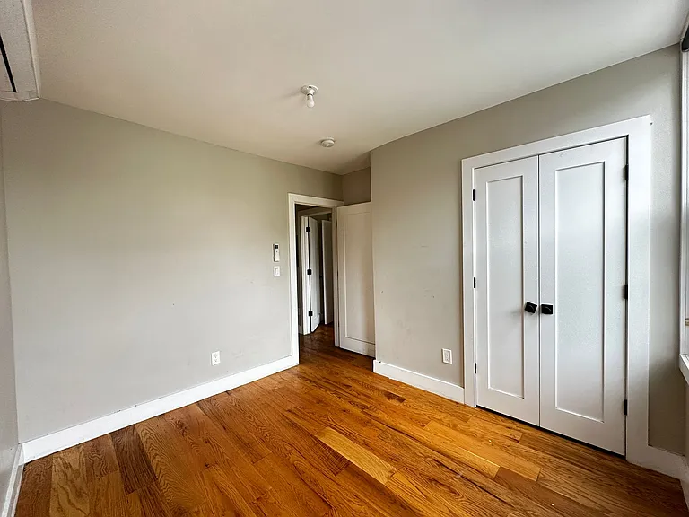 90-92 Graham St #2 — Photo 11