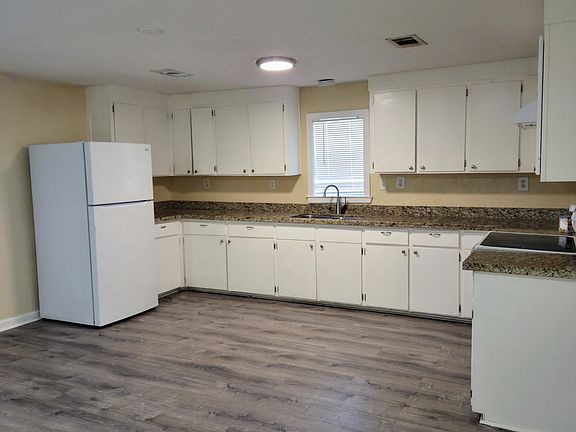 2nd image of 1911 Arkansas Ave