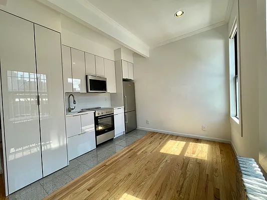 Rented by REAL New York | media 17