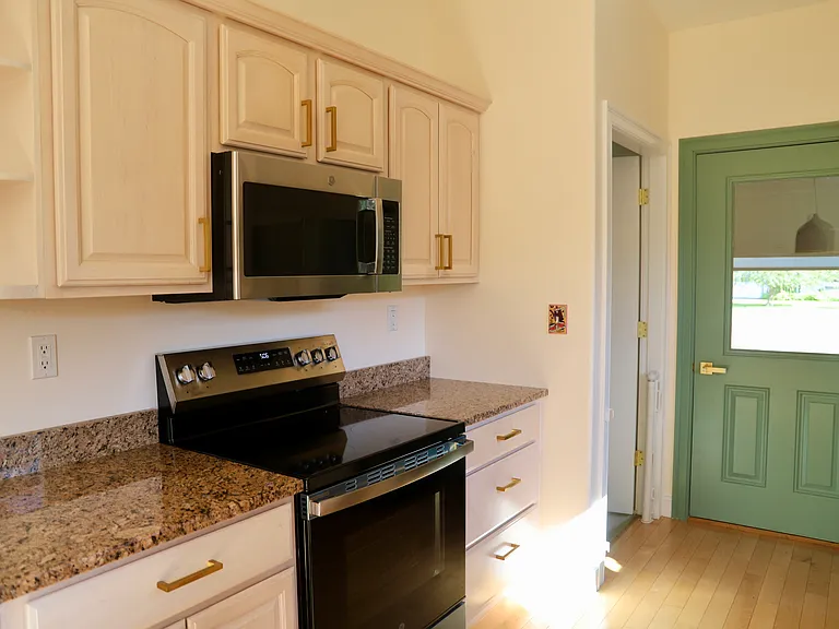 18 Kirby Rd — Photo 16