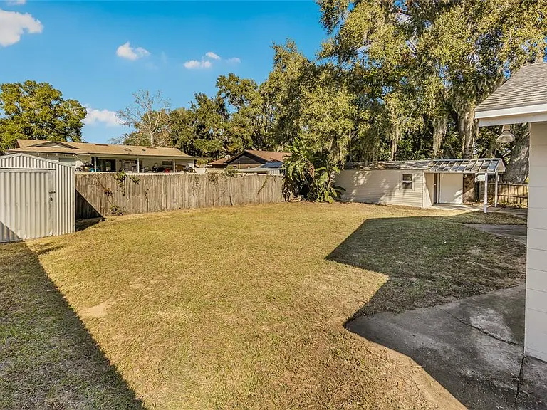 2707 Lakewood Ln — Photo 22