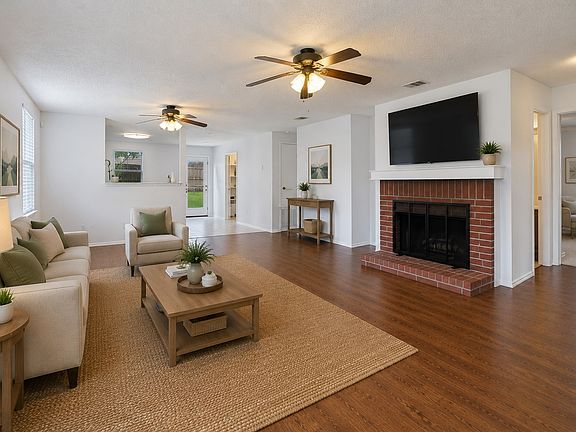 4th image of 1009 Lowndes Ln