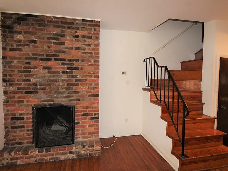 254 S Alder St — Photo 2