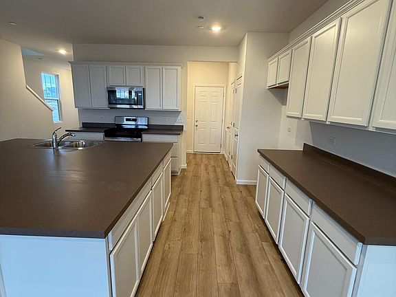 5th image of 2253 Horseshoe Cir