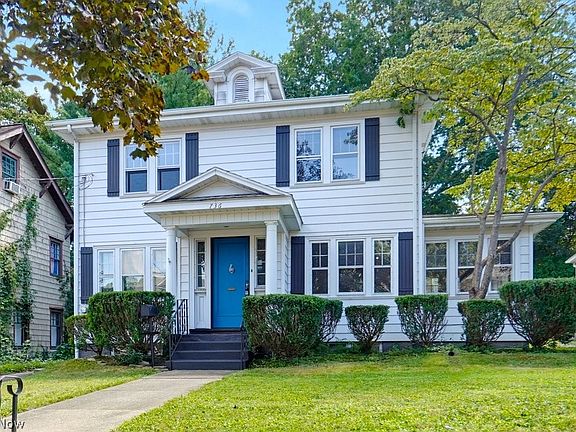 2nd image of 736 Wellesley Ave