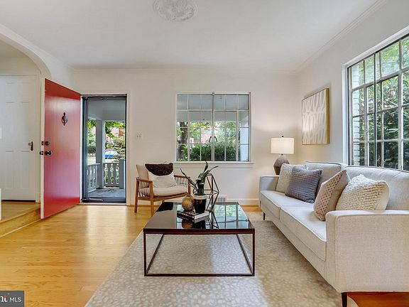 2nd image of 2408 Washington Blvd