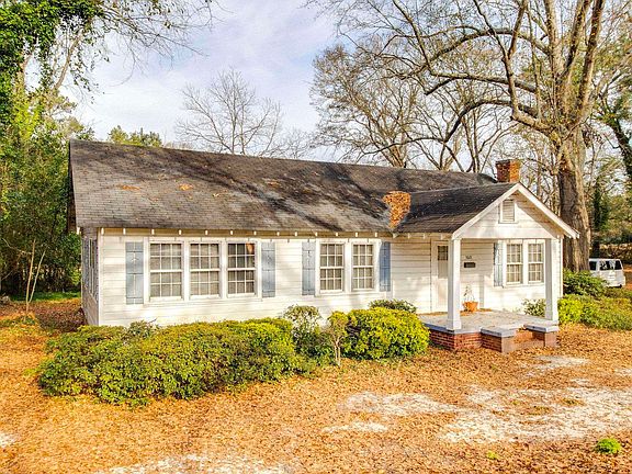 3rd image of 5601 N Main St