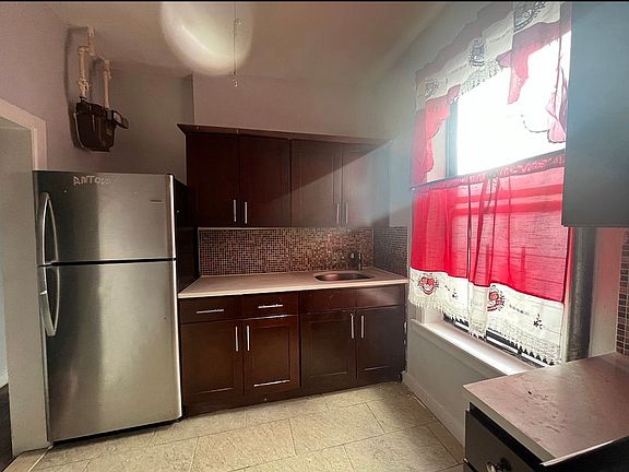 3rd image of 2644 Marion Ave #1