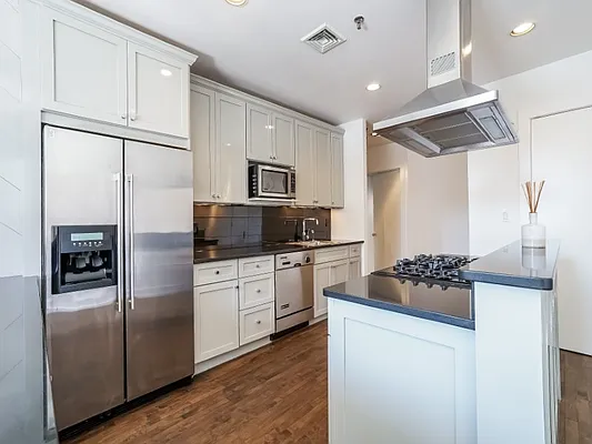 Rented by Sotheby's International Realty | media 3