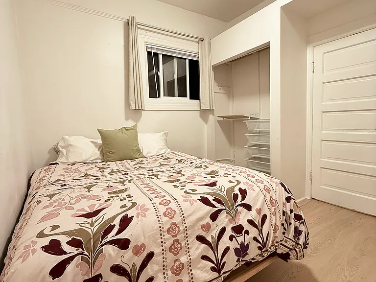 457 Green St #B — Photo 2