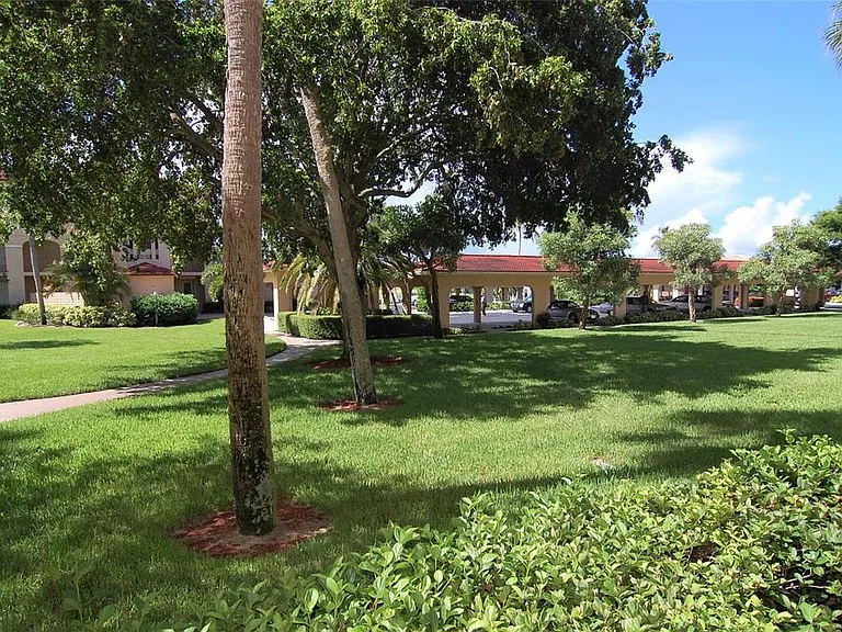 4C Colony Point Dr #4C — Photo 37