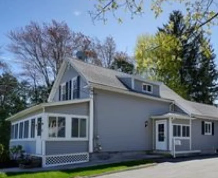 56 Greeley St — Photo 3