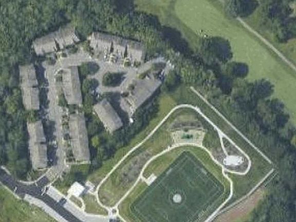 4th image of 49 Greenbrook Dr