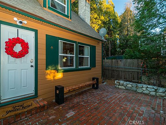 4th image of 627 Rose Ln