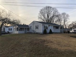 195 Vineyard Rd, Warwick, RI 02889