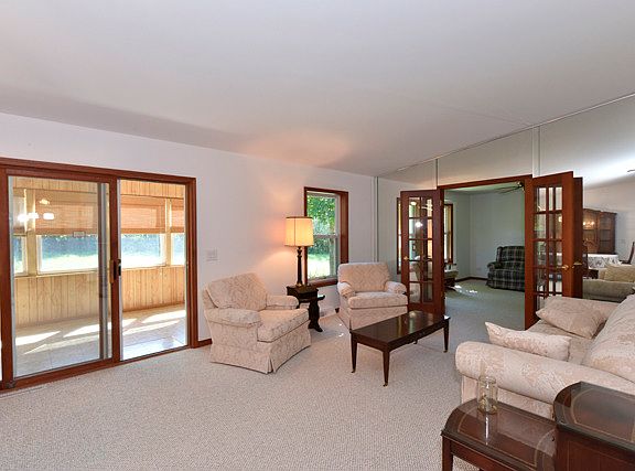 2nd image of 1318 Ascot Ct