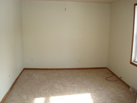 2nd image of 6N633 Wyoming Ave #1