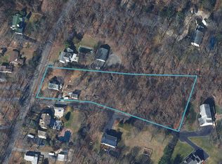 63 Shore Rd, Mount Sinai, NY 11766