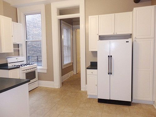 5th image of 525 Liberty Hl APT 2