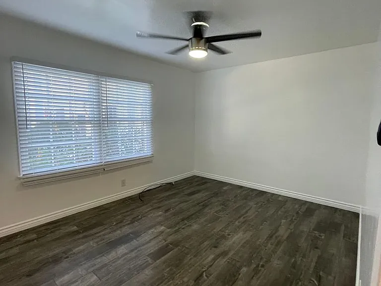 Dixon Delano Apartments — Photo 11