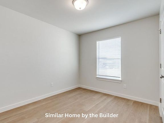 3rd image of 1618 Highland Loop