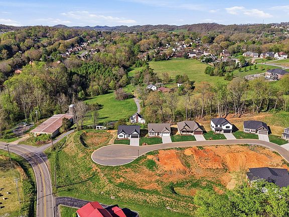 4th image of 336 Tyson Ln