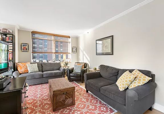 2nd image of 1760 2nd Ave APT 9D