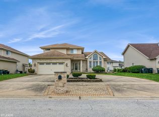 18014 Charlotte Dr, Lansing, IL 60438