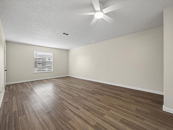 4th image of 2501 Gulf Fwy APT 277B