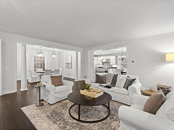 2nd image of 10 Pickett Pl