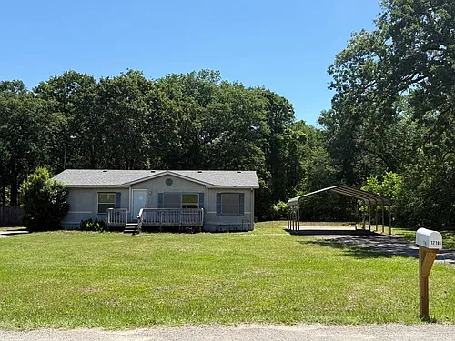 17186 Countrywood Photo 1
