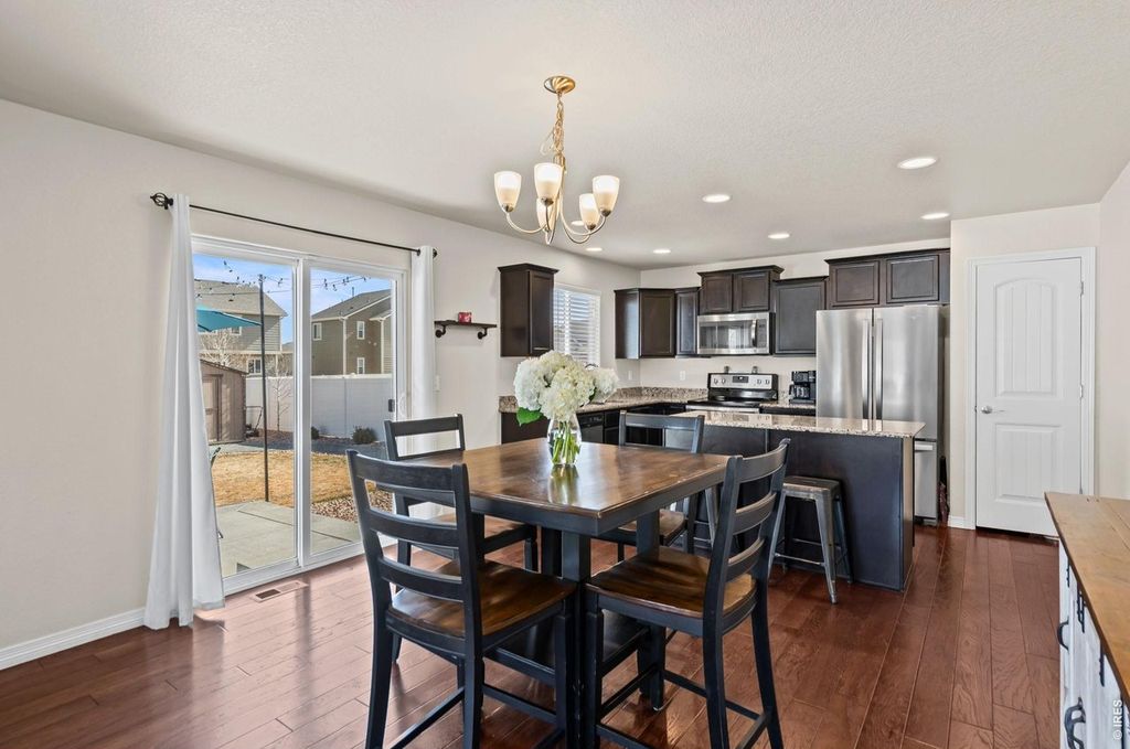 5599 Clarence Dr