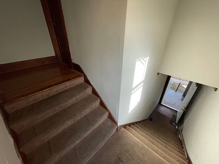 1501 S Spring St — Photo 3