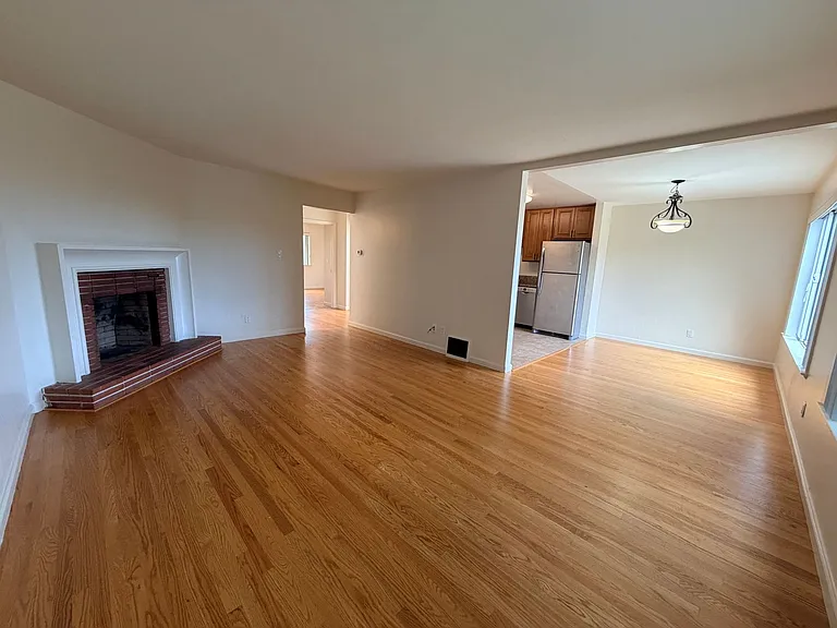 1724 Burrows St — Photo 4