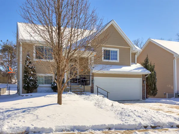 529 53rd St, West Des Moines, IA 50266