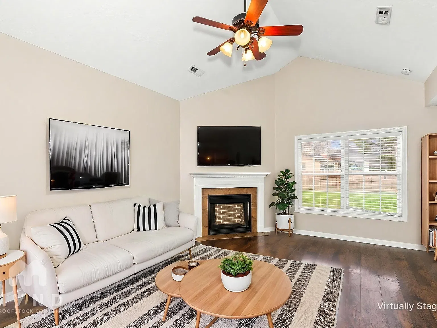 3 bed, 2.0 bath, 1760 sqft, $1,895 — Photo 2