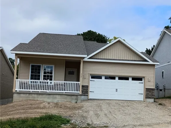 14 Clinton St, Fayetteville, NY 13066