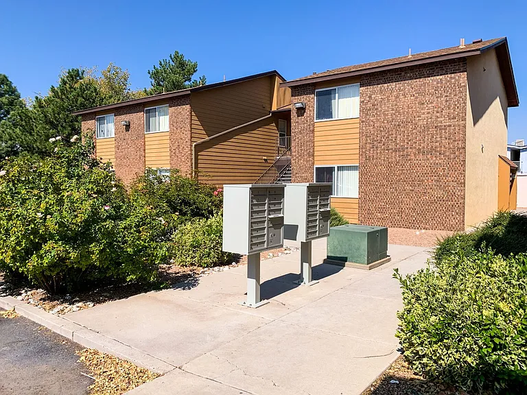 924 Valencia Dr SE — Photo 41