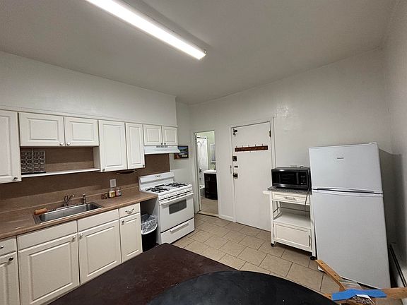 3rd image of 66 Cottage St #3