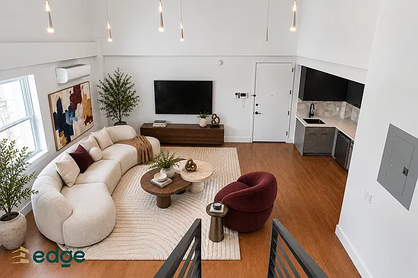 Living room, photo 2