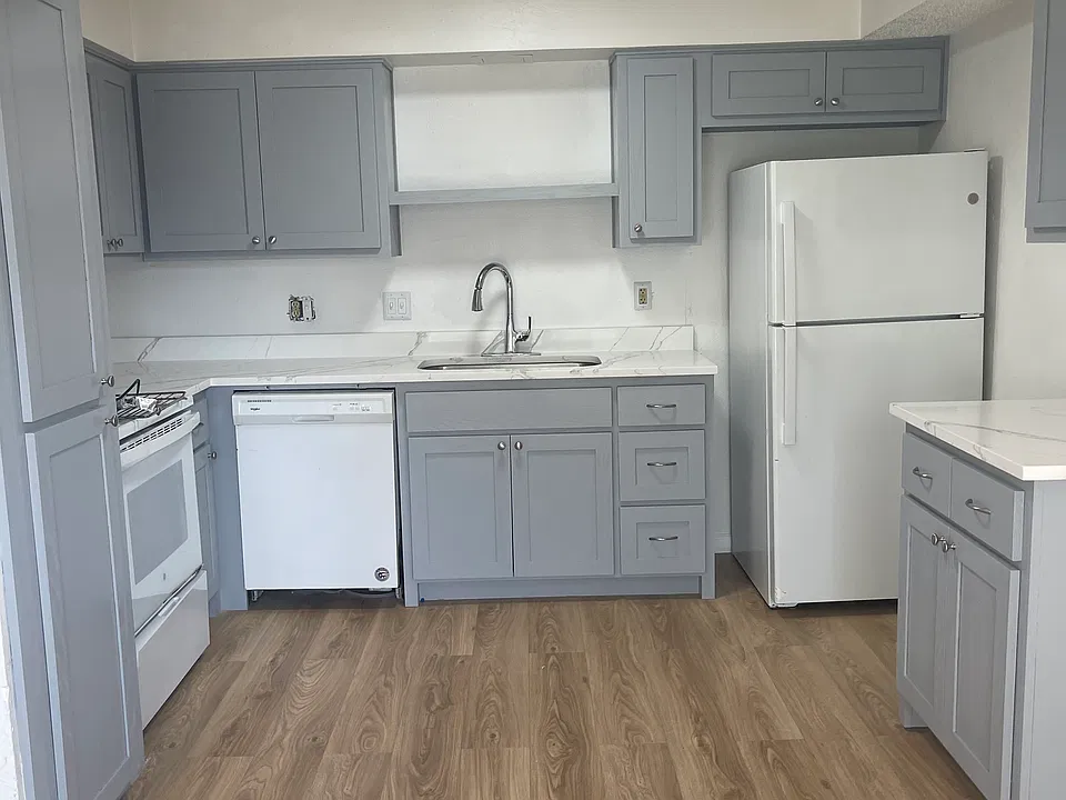 408 E Denton Dr