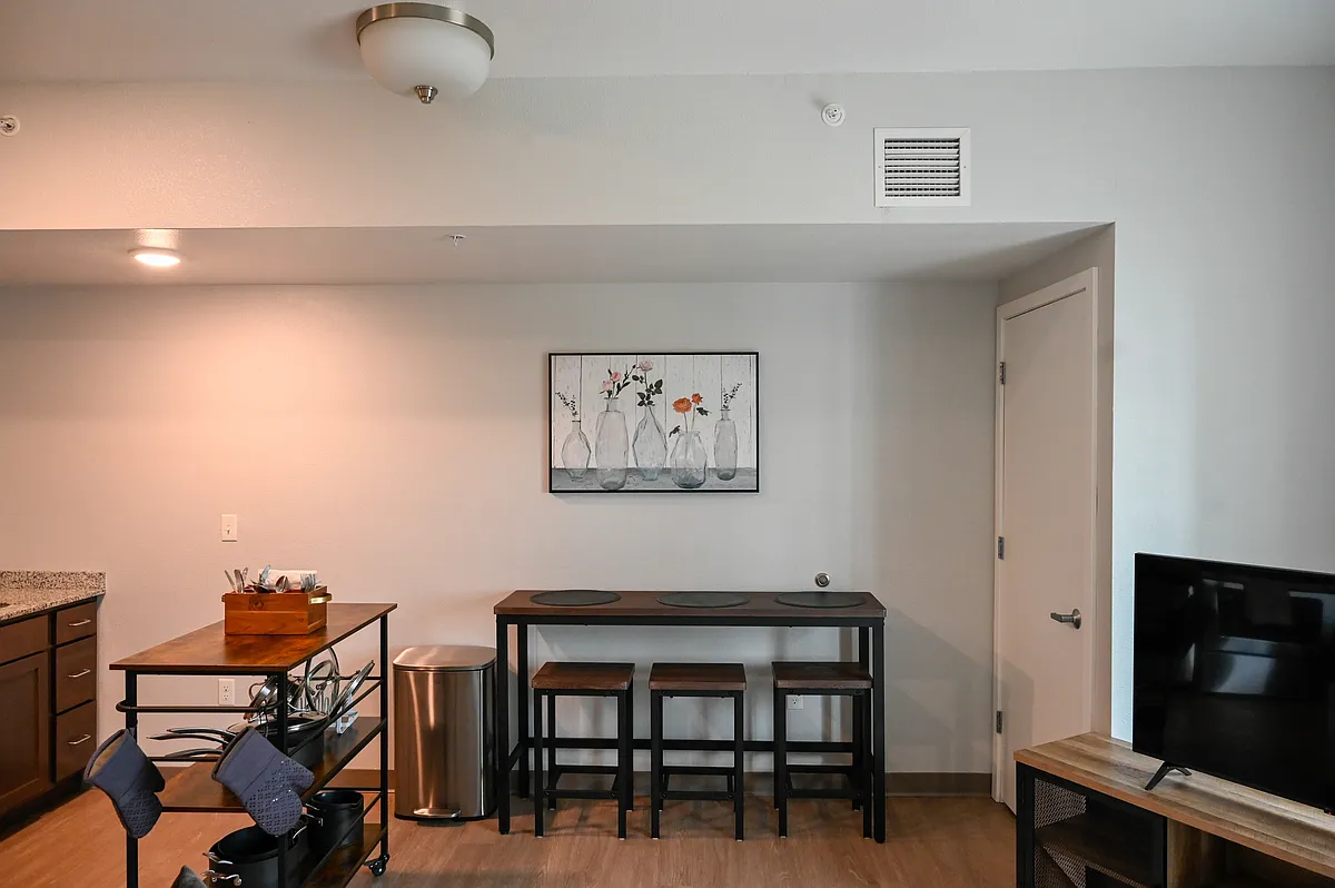 Building Photo - 511 3rd Ave SW #213